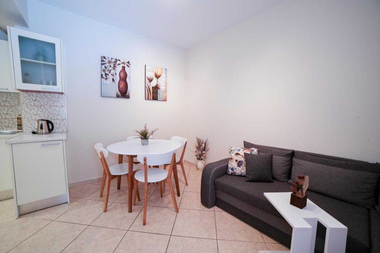 Angels Pool Studios And Apartments Палеокастрица Екстериор снимка