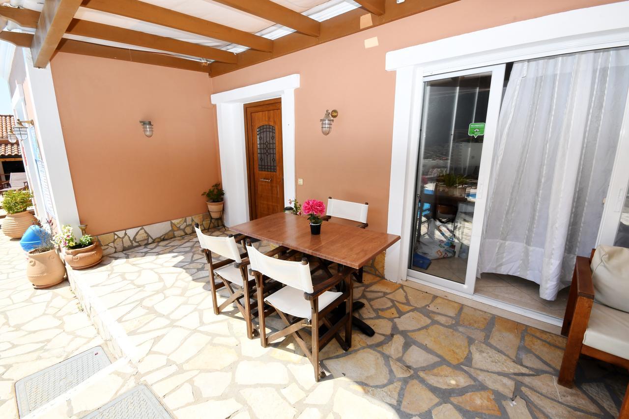 Angels Pool Studios And Apartments Палеокастрица Екстериор снимка