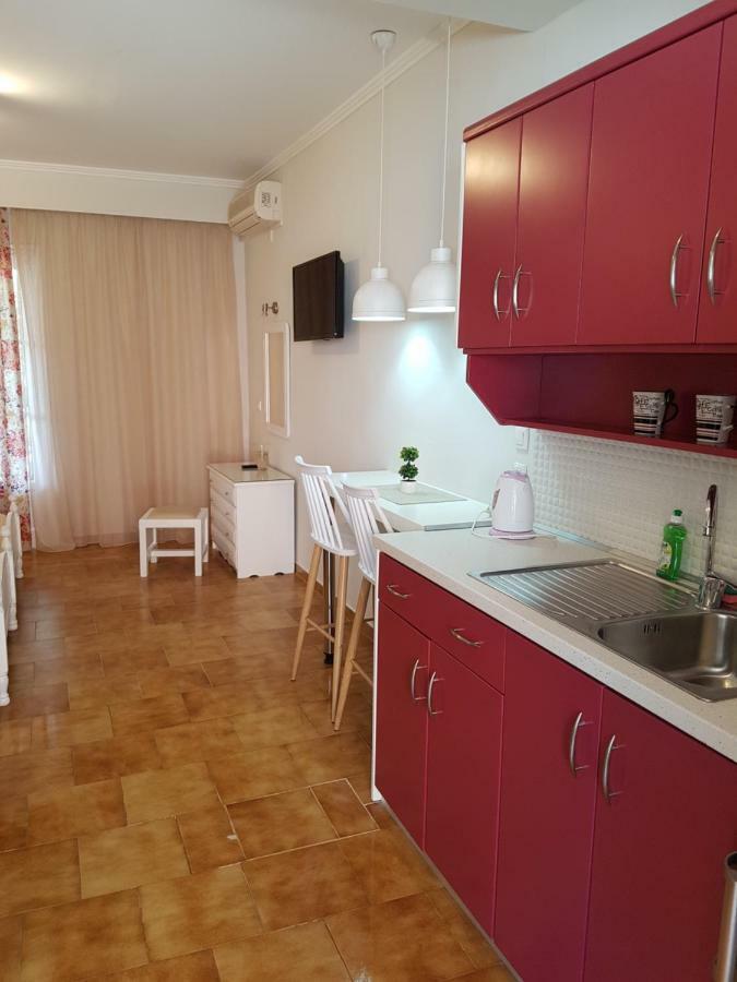 Angels Pool Studios And Apartments Палеокастрица Екстериор снимка
